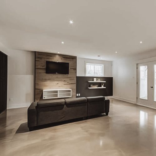 3-fb_img_1641735092756 alt="radiant floor made of epoxy in a beautiful basement"