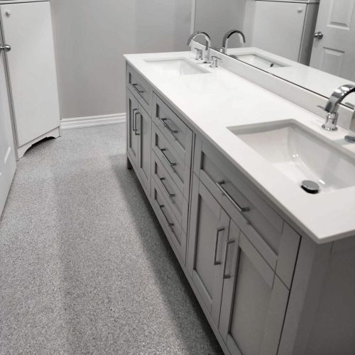 431111031_775933487749135_1768578436555698249_n alt="interior radiant floor in a home bathroom"